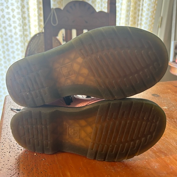 Girls size 1 DocMartins Baby Pink - Picture 6 of 6